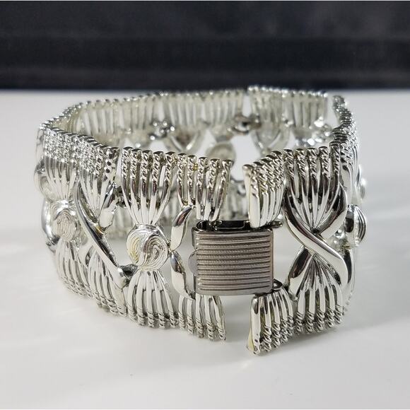 Vintage Coro Pegasus Wide Silver Tone Link Bracelet Mid Century Modern 1950s - Picture 10 of 10